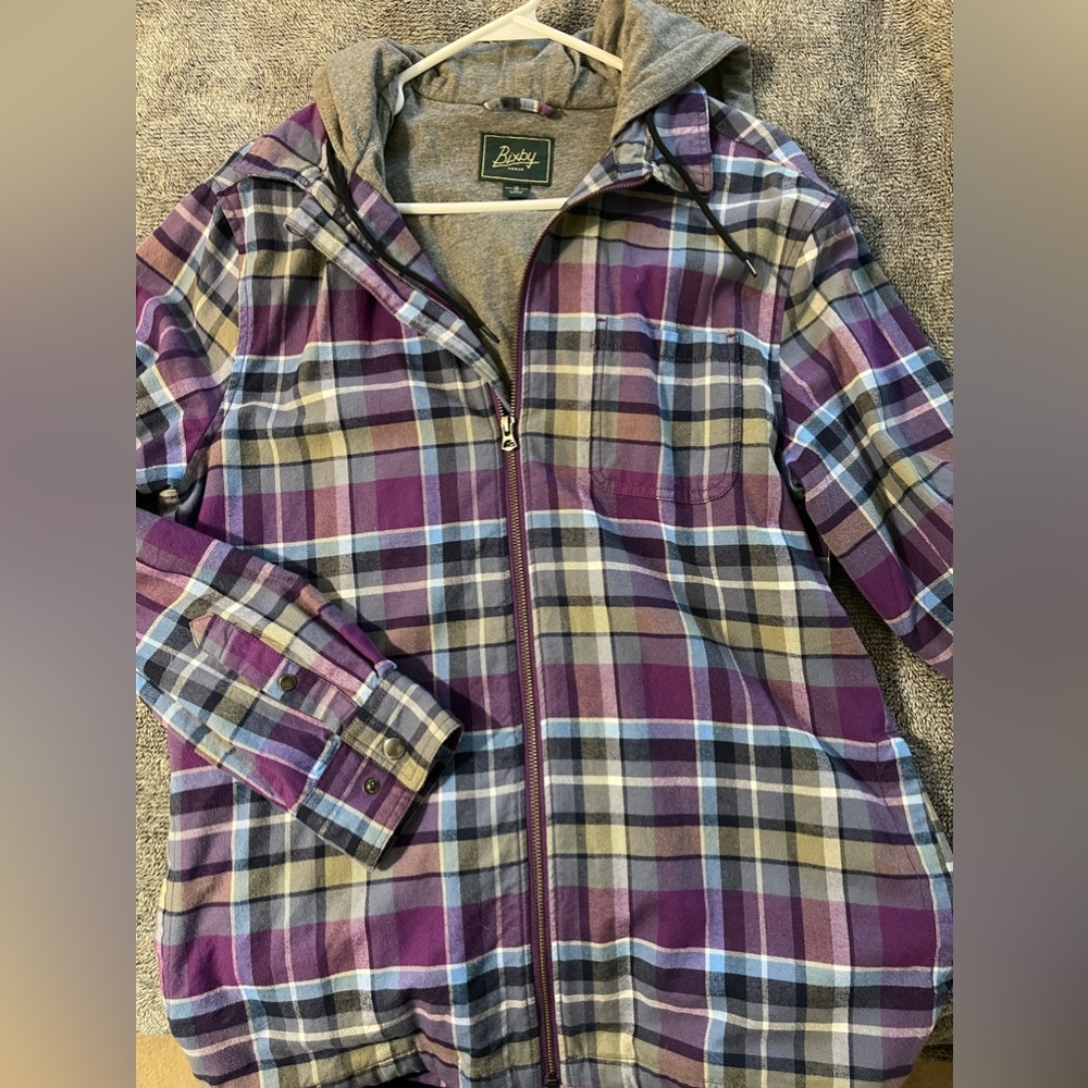 Men’s bixby shirt jacket with hood. Size M